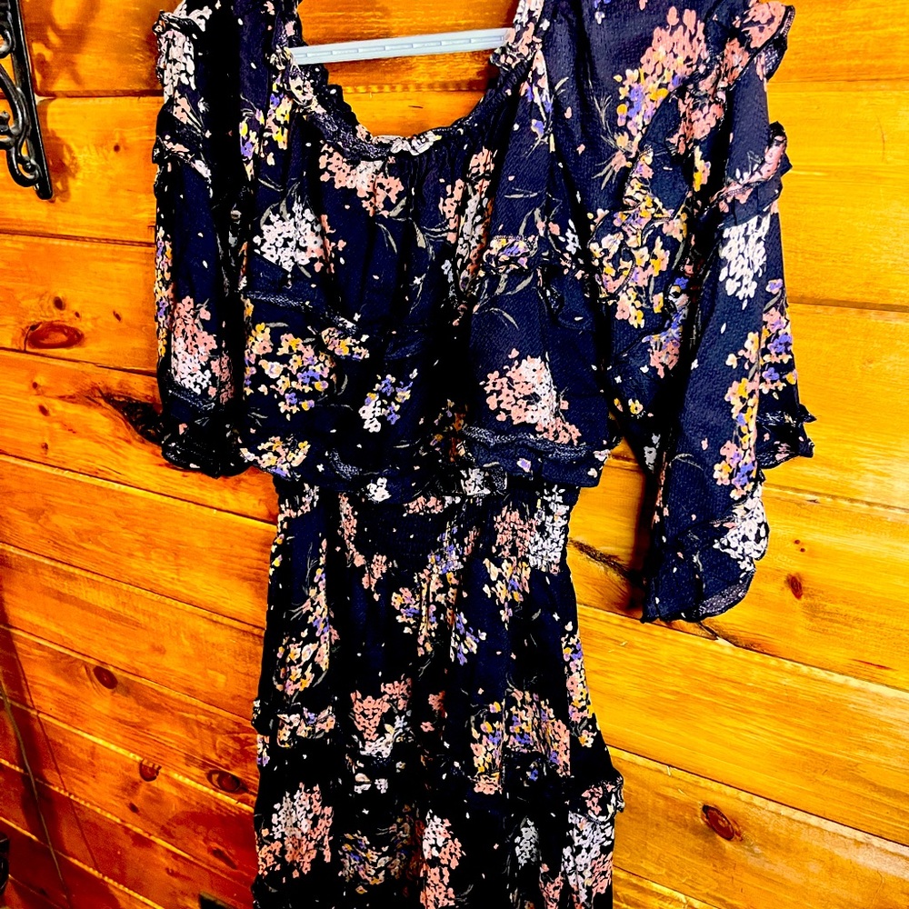 VICI Off shoulder ruffle dress